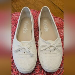 Keds Mini Daisy Eyelet Sneakers  Sz 8.5